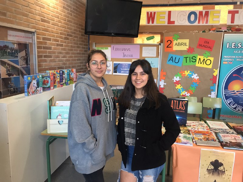 Zoe y Belén, corresponsales del IES Europa de Águilas