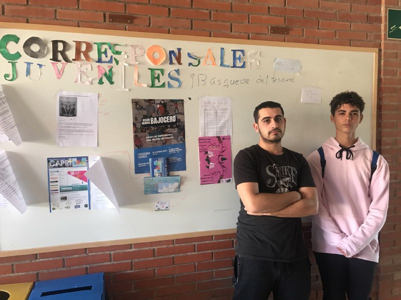 Iván e Ismael, corresponsales del IES Rey Carlos III de Águilas en su panel